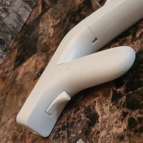 Wii Zapper Gun Compatible with Nintendo Wii Remote Controller - Picture 5 of 9